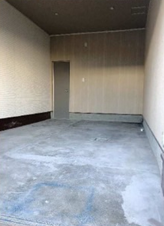 寝屋川ガレージハウスの駐車場