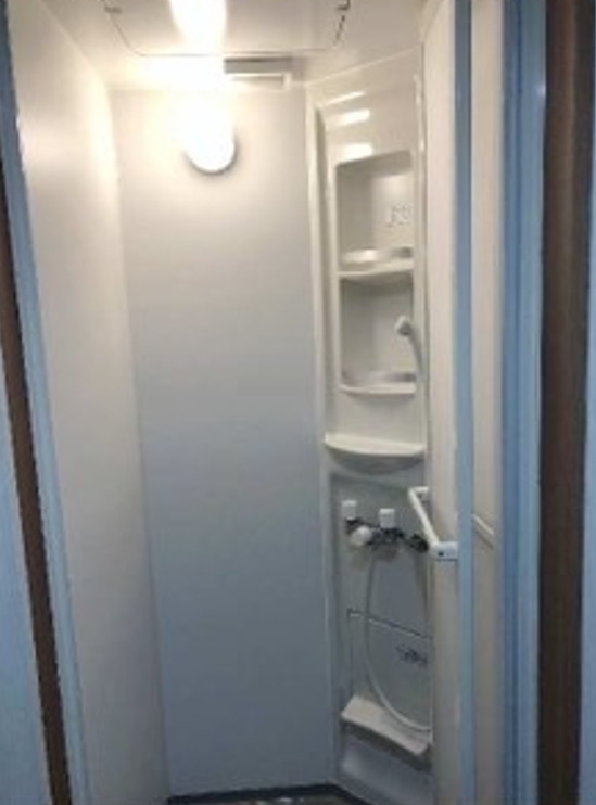 寝屋川ガレージハウスの浴室