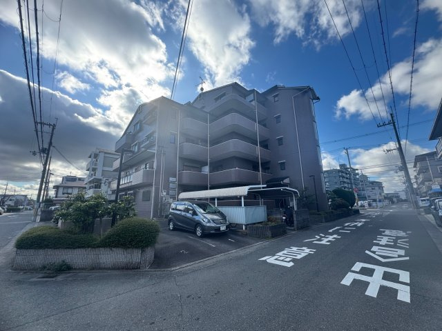 ヌーヴェルシャトーの駐車場