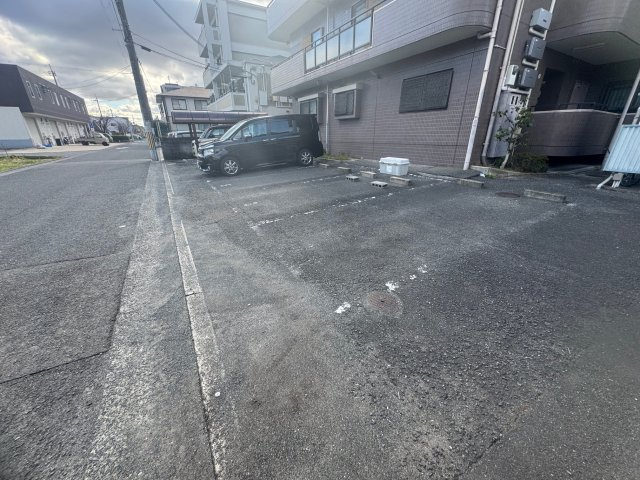 ヌーヴェルシャトーの駐車場