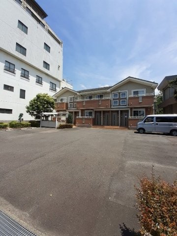 メゾン・セレーノの駐車場