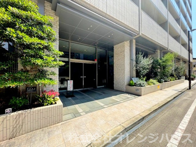 【エントランス】 | プレシス本厚木パークフロント | 南向き住戸につき陽当たり良好です♪