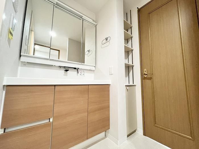 日野市南平４丁目の中古マンションの独立洗面台