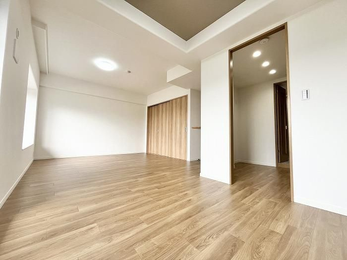 日野市南平４丁目の中古マンションの居間・リビング