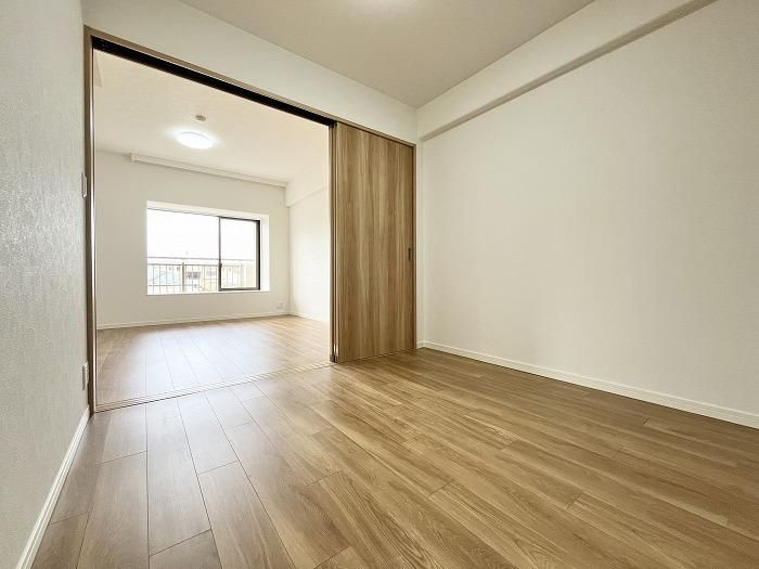 日野市南平４丁目の中古マンションの洋室