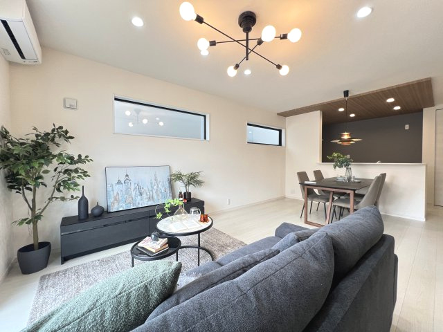 碧南市沢渡町　新築分譲　4号棟の居間・リビング|LDK16.75帖