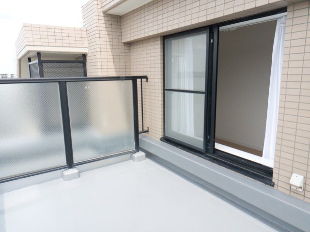 東急クリエール川口戸塚のバルコニー|ルーフバルコニー