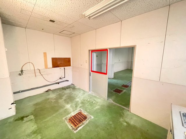 丸兼ビルのロビー