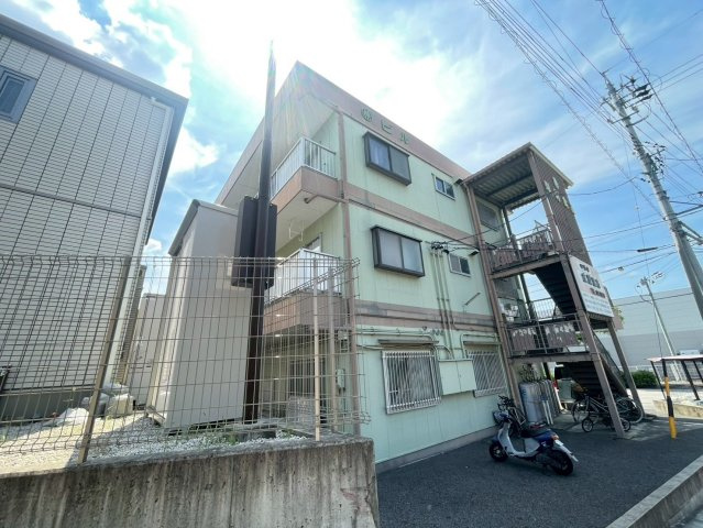 丸兼ビルの外観