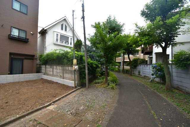 上井草2丁目・新築戸建の前面道路含む現地写真