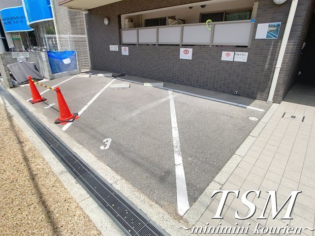 アンリシールⅢの駐車場