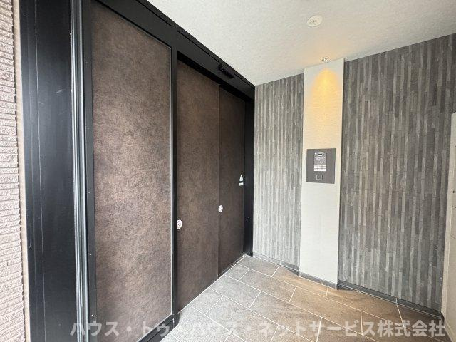 フォンターナYUのエントランス