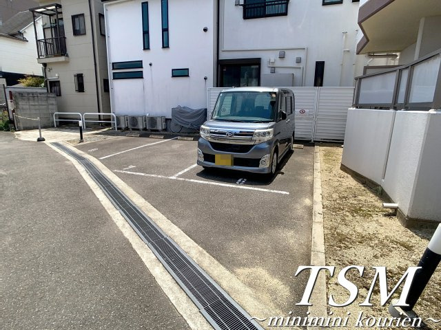 アンリシールⅢの駐車場