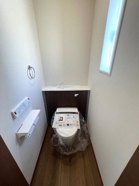 長田区松野通　新築戸建のトイレ