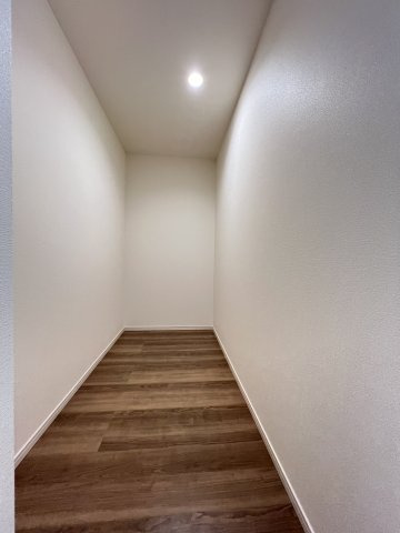 碧南市沢渡町　新築分譲　2号棟の収納|キッチン裏パントリー
