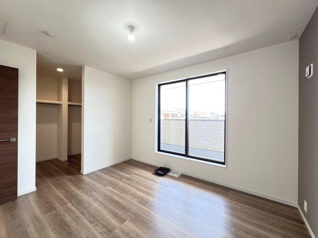 碧南市沢渡町　新築分譲　2号棟の洋室|南側7.0帖洋室