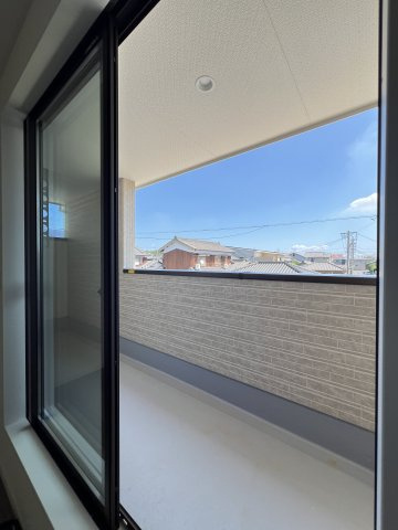 碧南市沢渡町　新築分譲　2号棟のバルコニー
