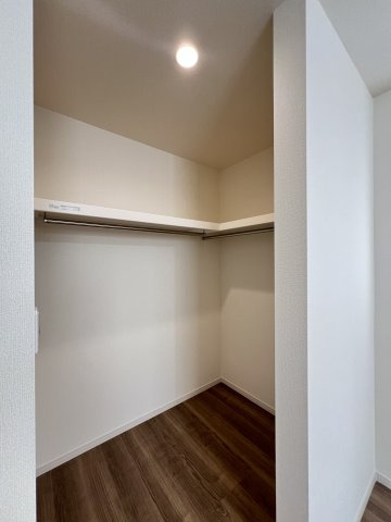 碧南市沢渡町　新築分譲　2号棟の収納|北側5.5帖洋室クローゼット