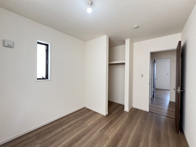 碧南市沢渡町　新築分譲　2号棟の洋室|北側5.06帖洋室