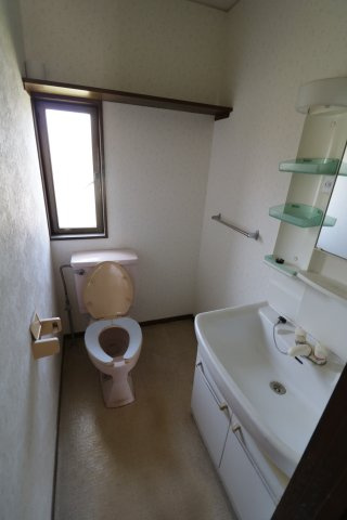 厚木市森の里4丁目　中古戸建のトイレ