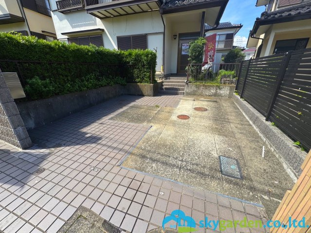 厚木市森の里4丁目　中古戸建の駐車場