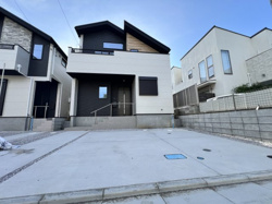 全棟カースペース２台×開放感のある吹抜け～鵠沼海岸６丁目新築戸建　全３棟の画像