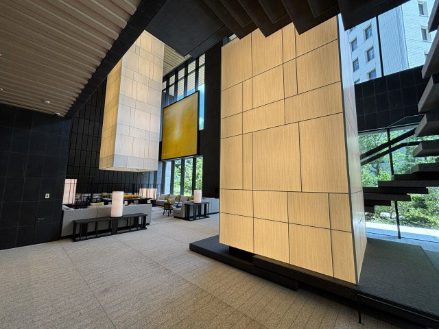 Brillia Tower 箕面船場（ブリリアタワー箕面船場）TOP OF THE HILLのロビー