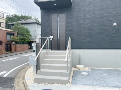 【エントランス】 | 成田市中台２号棟 | 即日のご見学も可能です。お気軽に0476-37-3888までお問合せ下さい。