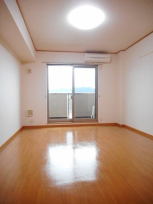 【居間・リビング】 | レジデンスひらお1KO | 内装です