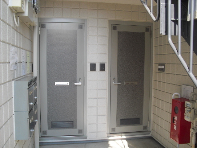 メゾン・エクレールのロビー|エントランスドア