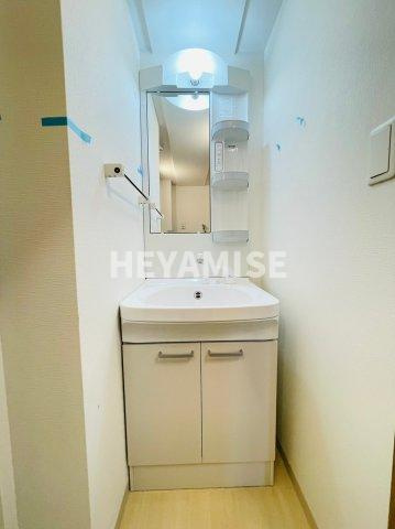 Apartment Grus Okamachiの洗面所|※同間取りの別の階のお部屋の画像です※