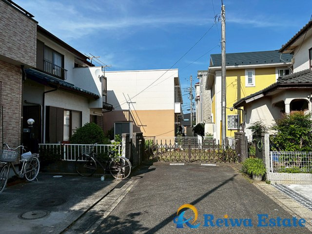 売地　茅ヶ崎市柳島1丁目の前面道路含む現地写真