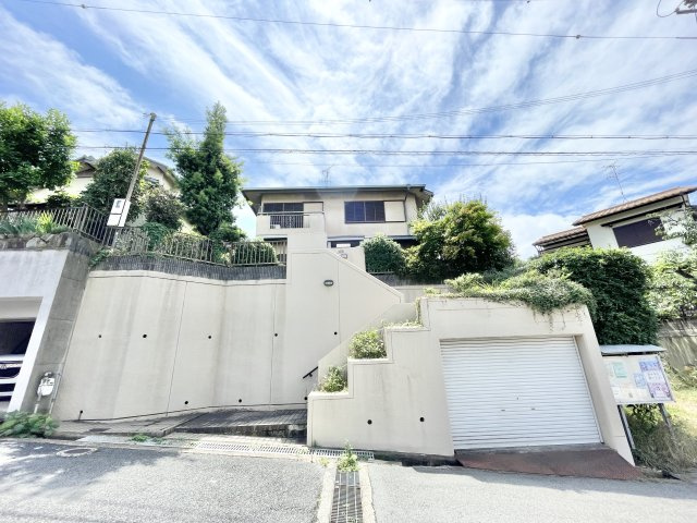 枚方市山之上北町　中古一戸建て