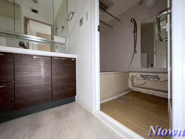 【洗面所】 | プレサンス新栄デコール | 忙しい朝には欠かせない洗面所です