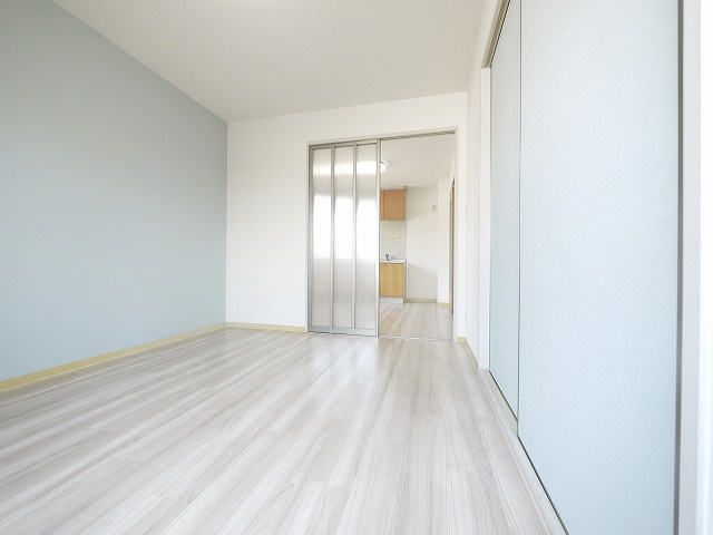 ビレッジ堀川Aの洋室