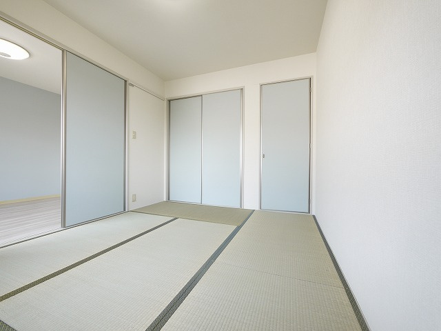 ビレッジ堀川Aの和室