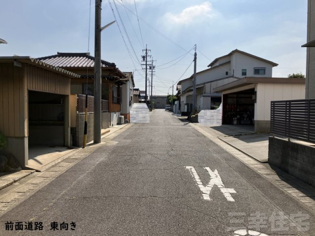 碧南市沢渡町の前面道路含む現地写真|東向き