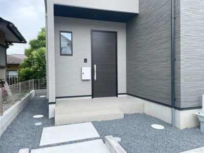 【エントランス】 | 富里市日吉台１号棟 | 即日のご見学も可能です。お気軽に0476-37-3888までお問合せ下さい。