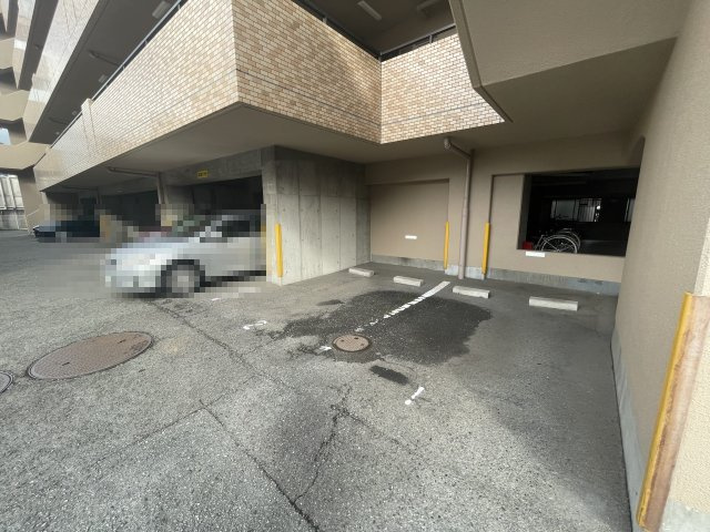リベール姫路岡町の駐車場
