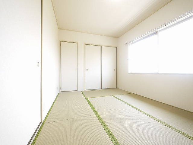 ヴィラージュ堀川Aの和室