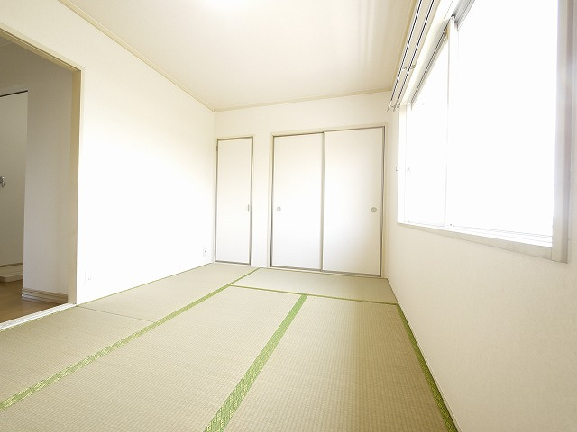 ヴィラージュ堀川Aの和室