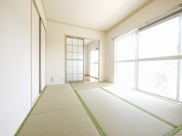 ヴィラージュ堀川Aの和室