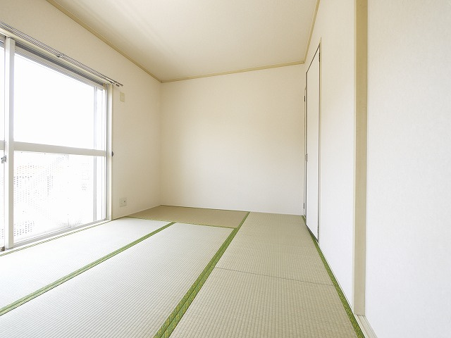 ヴィラージュ堀川Aの和室