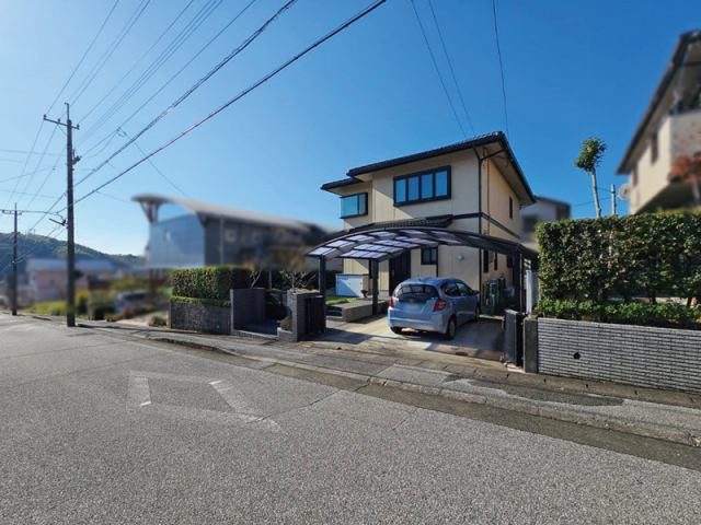 南国市緑ケ丘２丁目　中古一戸建ての前面道路含む現地写真|前面道路含む現地写真です