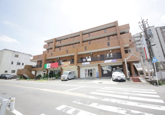 ラ・トゥールナリタの周辺