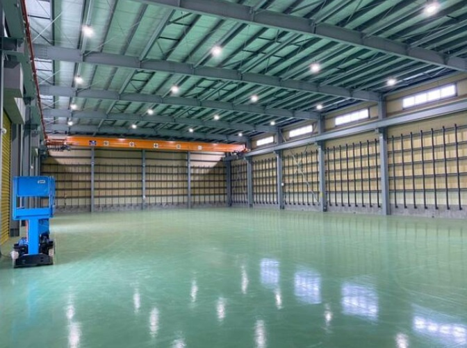 八街市沖の倉庫の内装