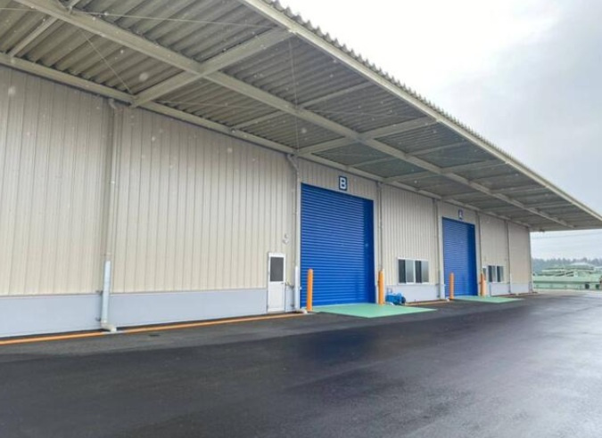 八街市沖の倉庫の外観