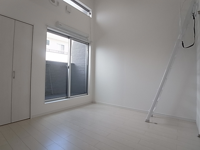 神戸市長田区野田町９丁目のアパートの居間・リビング|リビング洋室