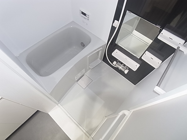 神戸市長田区野田町９丁目のアパートの浴室|追い焚き機能付バスルーム