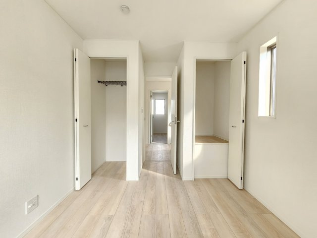 瑞浪市学園台第２の洋室